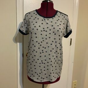 Like New Lucky Brand Gray/Navy Star print short Sleeves Top Tee M Size
